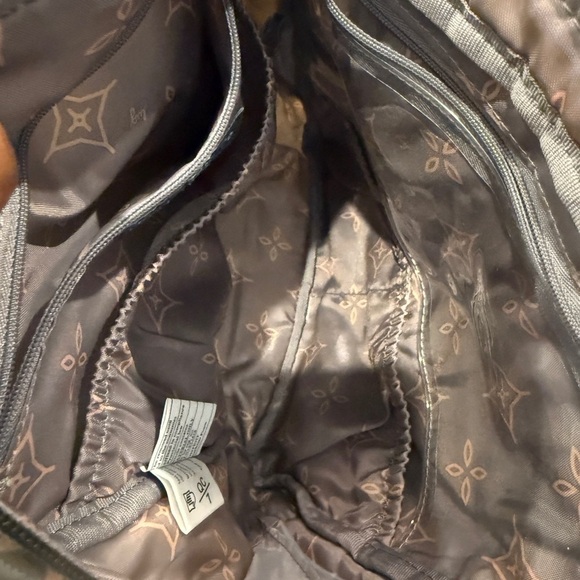 Lug Ranger Quilted Bag with Patterned Interior - Picture 5 of 11